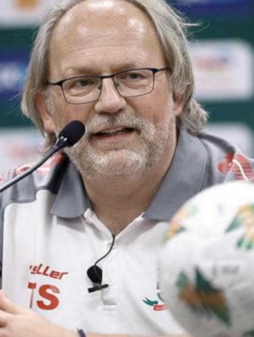 La FEMAFOOT a officialisé la fin de mission de Tom Saintfiet à la tête des Aigles du Mali.