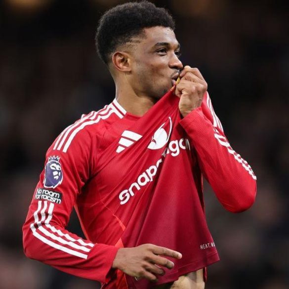 Amad Diallo marque d’une volée pour Manchester United face à Nottingham Forest