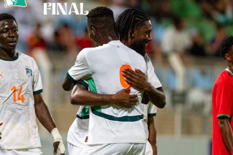 joueurs de la Côte d’Ivoire célébrant un but lors de la victoire 2 0 contre Oman en match amical.