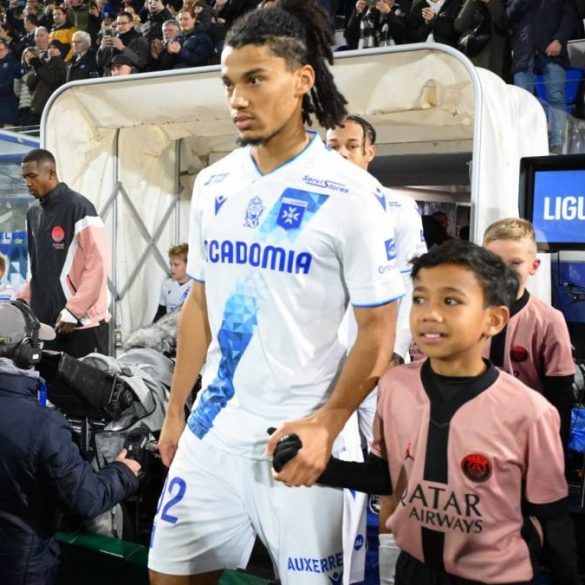 Clément Akpa visé par l’AS Monaco pour le mercato d’hiver.