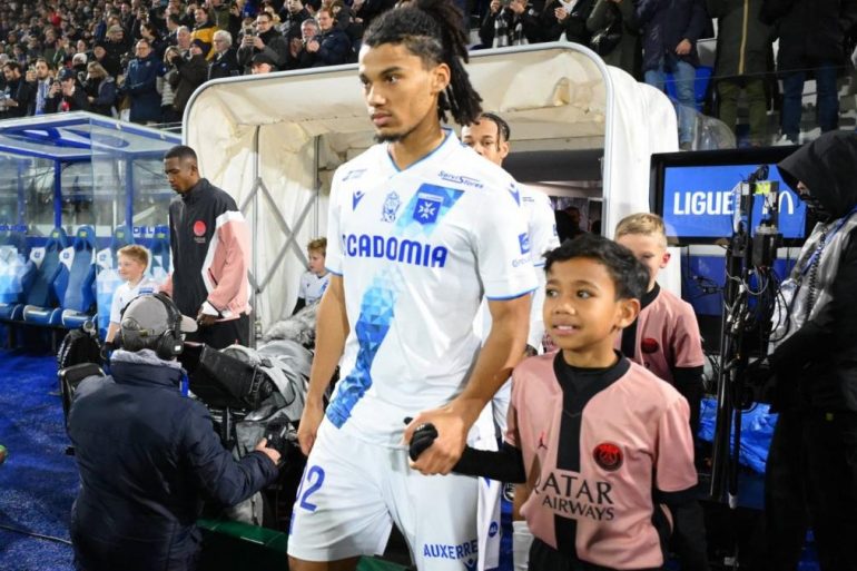 Clément Akpa visé par l’AS Monaco pour le mercato d’hiver.