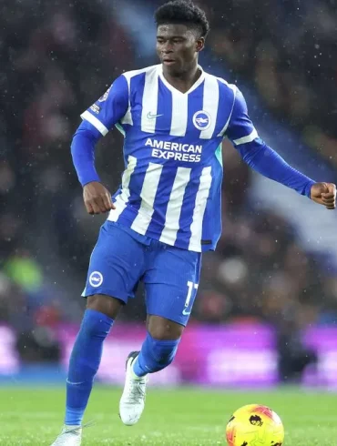 Baleba sous les couleurs de Brighton, désormais ciblé par le Bayern Munich pour renforcer son milieu de terrain.