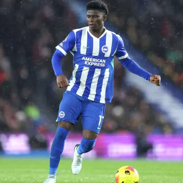 Baleba sous les couleurs de Brighton, désormais ciblé par le Bayern Munich pour renforcer son milieu de terrain.