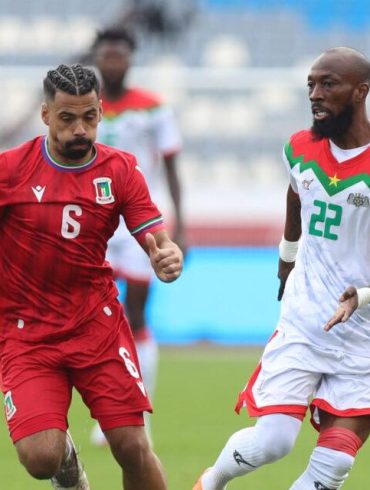 Le Burkina Faso a marqué deux fois après la 90e pour battre la Guinée équatoriale 2-1.