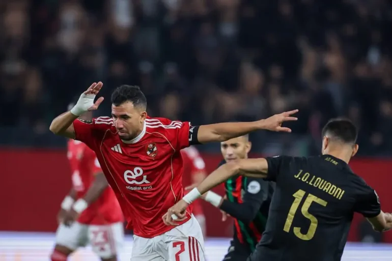 Al Ahly demande à la CAF plus de sécurité, la VAR généralisée et des arbitres d’élite après les incidents survenus face au FAR Rabat en Ligue des champions.