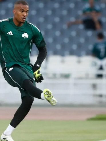 Alban Lafont de retour à l’entraînement individuel après sa blessure au bras.
