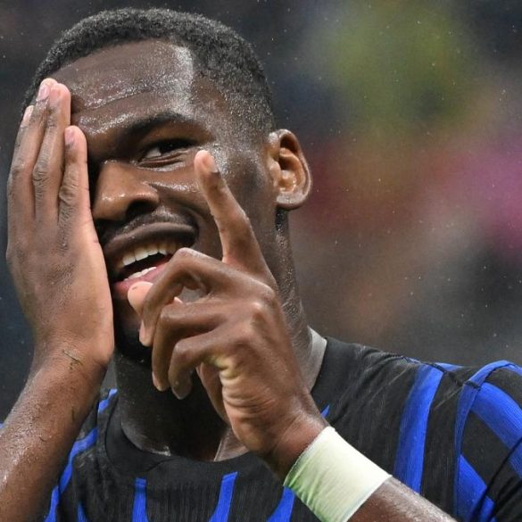 A-Y Bonny, attaquant d’Inter Milan, voit la CAN 2025 s’éloigner pendant qu’il laisse planer le doute entre France et Côte d’Ivoire.