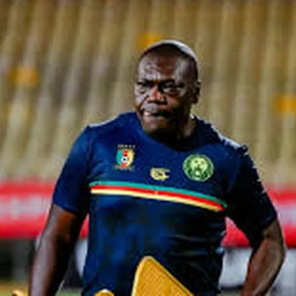 Les Lions Indomptables réunis en stage au Maroc avant la CAN 2025, avec David Pagou et la prise de parole de Christian Bassogog.