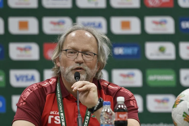 Tom Saintfiet s’inquiète des blessures de Hamari Traoré et Sikou Niakaté après la première journée