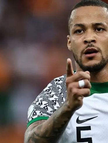 Troost Ekong dit adieu aux Super Eagles