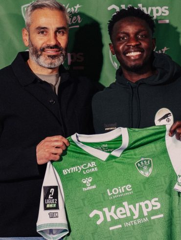Abdoulaye Kanté lors de sa présentation après l’officialisation de son arrivée à Saint Étienne.