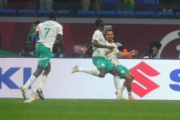 Iliman Ndiaye célèbre le but qui envoie le Sénégal en demi-finales.