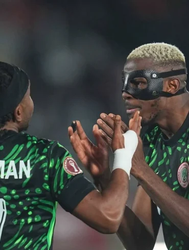 Victor Osimhen et Ademola Lookman au cœur d’un échange tendu, désormais clos selon la NFF.