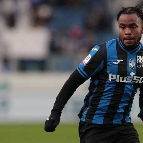 Ademola Lookman au centre des attentions, l’Atlético Madrid suit sa situation.