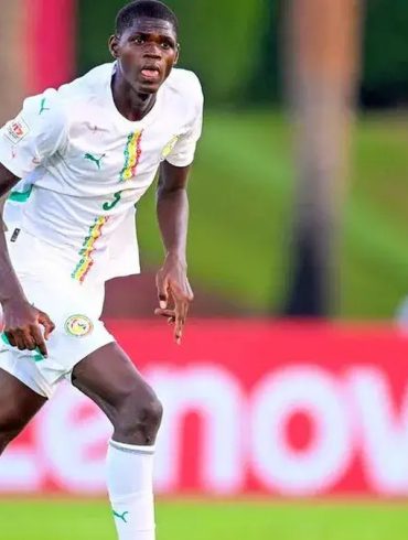 Mor Talla Ndiaye avec la sélection du Sénégal chez les jeunes.