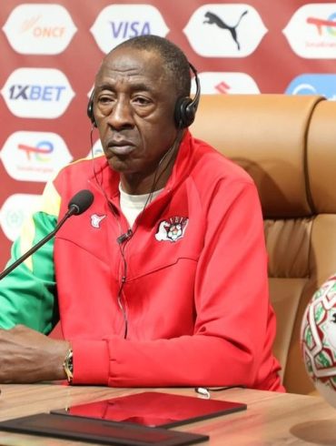 Brama Traoré, sélectionneur du Burkina Faso, en conférence de presse avant le choc contre la Côte d’Ivoire.