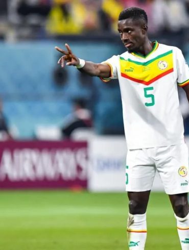 Idrissa Gana Gueye en interview après le match, évoquant la décision de penalty accordée au Maroc.