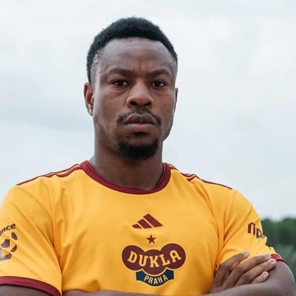 Kevin Prince Milla de retour sous le maillot de Dukla Praha.