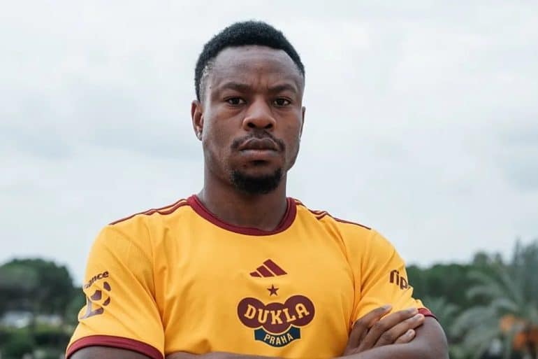 Kevin Prince Milla de retour sous le maillot de Dukla Praha.