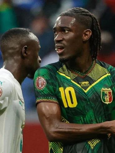 Yves Bissouma, visage fermé après une soirée compliquée avec le Mali.