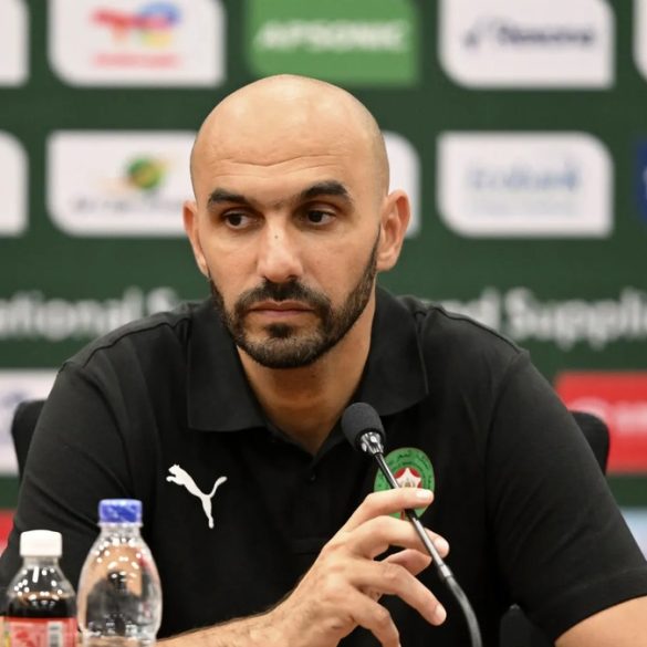 Walid Regragui a exprimé sa frustration après le penalty manqué dans les dernières secondes, avant de féliciter le Sénégal.