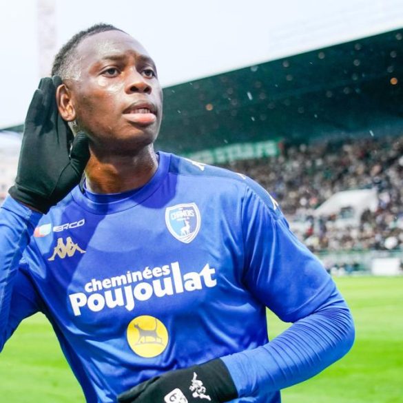 Nesta Elphège ouvre un nouveau chapitre en rejoignant Parme en Serie A.