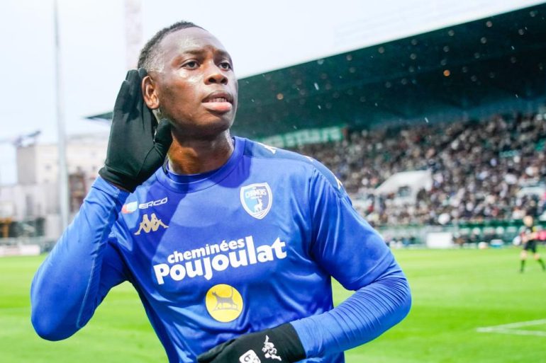 Nesta Elphège ouvre un nouveau chapitre en rejoignant Parme en Serie A.