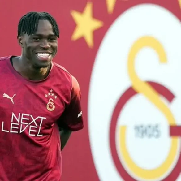 Wilfried Singo effectue son retour sur les terrains avec Galatasaray après 74 jours d’absence.