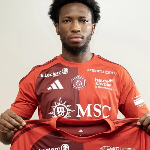Dion Sahi officialise son retour à Annecy avec un contrat annoncé jusqu’en 2029.
