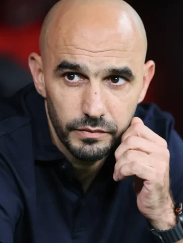 Walid Regragui se retrouve au centre d’une polémique relayée sur les réseaux sociaux.