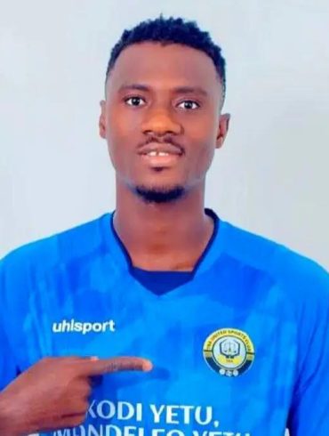 Chamou Karaboué pose sous ses nouvelles couleurs après l’officialisation de son prêt.