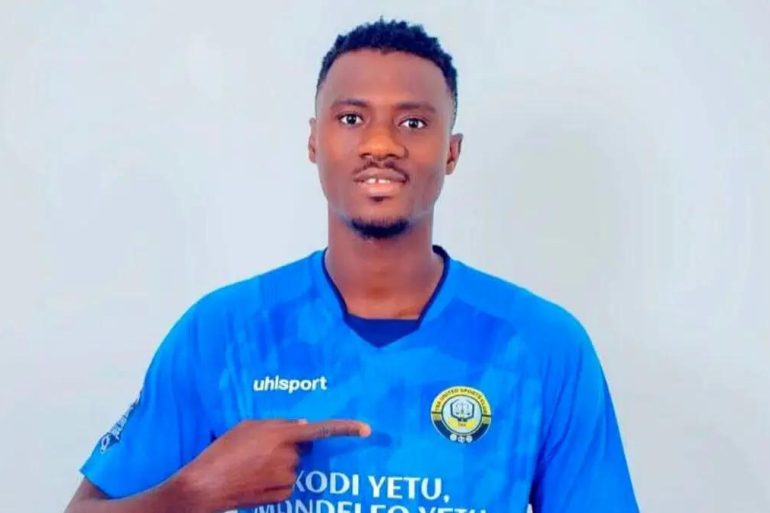 Chamou Karaboué pose sous ses nouvelles couleurs après l’officialisation de son prêt.