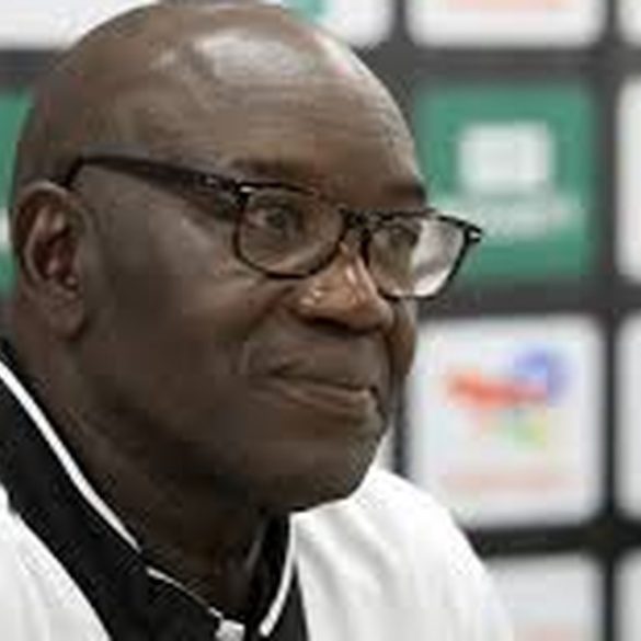 Lamine Ndiaye à son arrivée avant sa prise de fonction à l’USM Alger