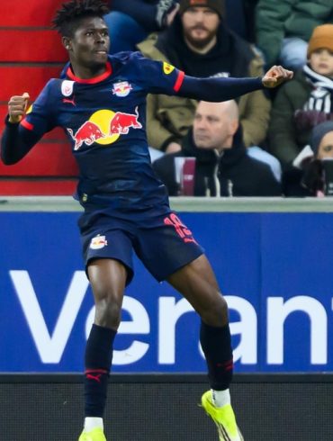 Karim Konaté célèbre son retour au premier plan avec une efficacité retrouvée.