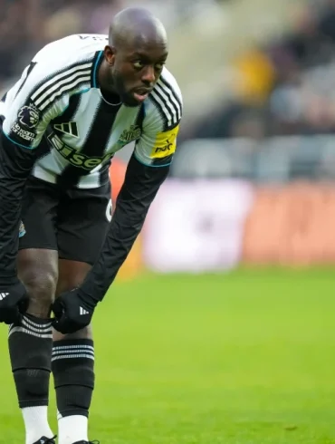 Yoane Wissa et Axel Tuanzebe sont annoncés blessés, une alerte pour la sélection congolaise.