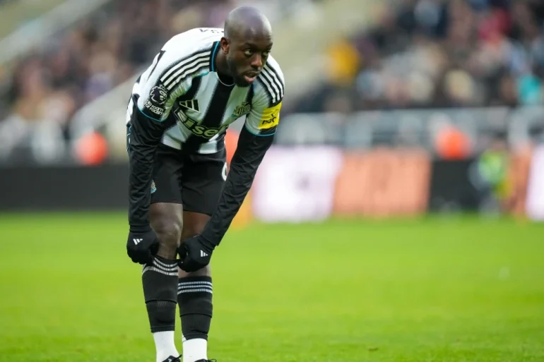 Yoane Wissa et Axel Tuanzebe sont annoncés blessés, une alerte pour la sélection congolaise.