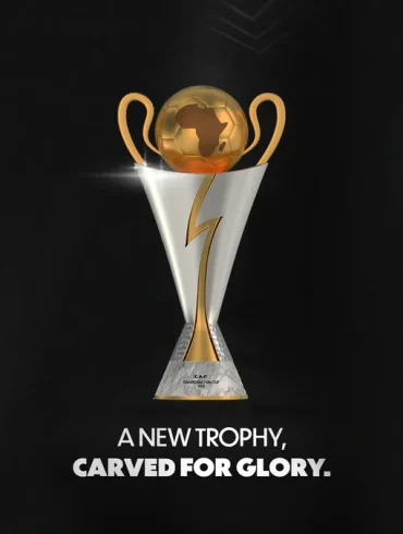 Le trophée de la Coupe de la Confédération, objectif désormais des huit qualifiés.