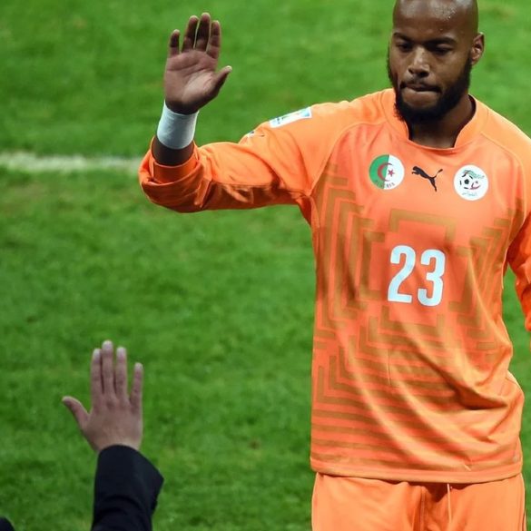 Raïs Mbolhi, figure majeure des Verts, met fin à sa carrière à 39 ans