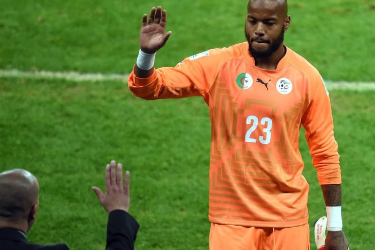 Raïs Mbolhi, figure majeure des Verts, met fin à sa carrière à 39 ans