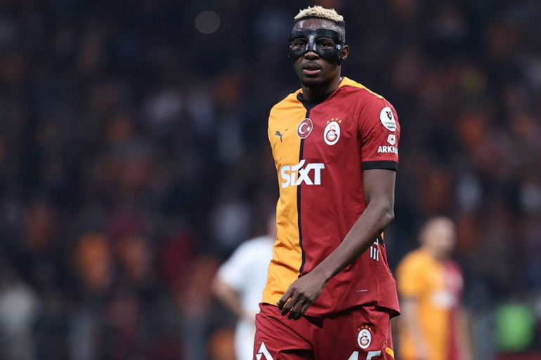 Victor Osimhen est cité parmi les options du Barça si la piste Julián Álvarez échoue
