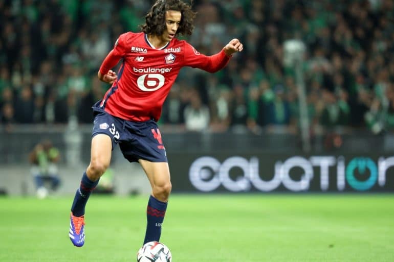 Mohamed Ouahbi et la fédération marocaine multiplient les efforts pour convaincre Ayyoub Bouaddi de rejoindre les Lions de l’Atlas.
