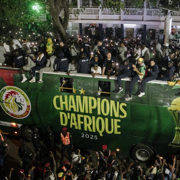 Le Sénégal compte présenter son trophée avant son match face au Pérou à Paris.