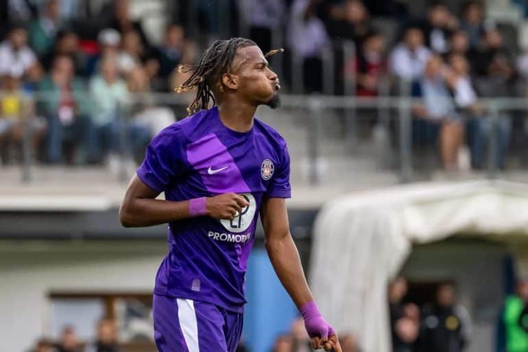 Yann Gboho a été reçu au consulat général de Côte d’Ivoire à Paris lors de démarches consulaires.