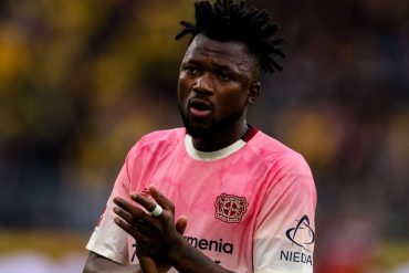 Edmond Tapsoba a choisi de poursuivre son aventure au Bayer Leverkusen malgré l’intérêt venu d’Angleterre.