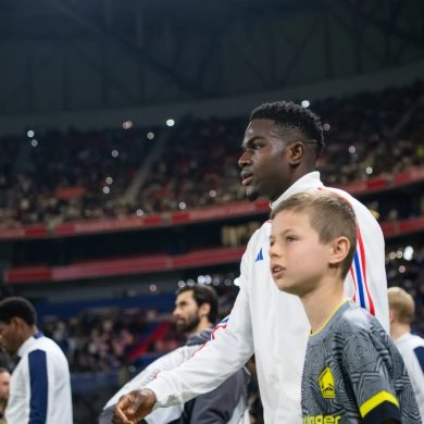 Ernest Nuamah n’a plus rejoué depuis un an, mais Lyon espère enfin revoir son ailier ghanéen très bientôt.