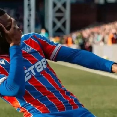 Evann Guessand traverse un coup d’arrêt avec cette blessure au genou, en pleine période importante pour Crystal Palace.