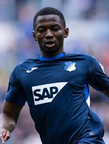 Liverpool suit de près Bazoumana Touré pour le prochain mercato estival.