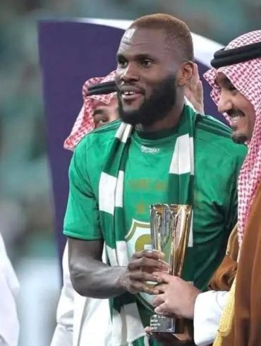 Franck Kessié a été élu meilleur joueur des finales de la Ligue des champions asiatique 2026 après le sacre d’Al Ahli.