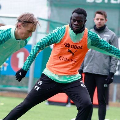 Mame Alassane Niang quitte Lyn 1896 FK et s’engage définitivement avec HamKam jusqu’en 2029.