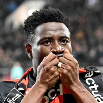 Arsène Kouassi récompensé après sa grande saison avec le FC Lorient.
